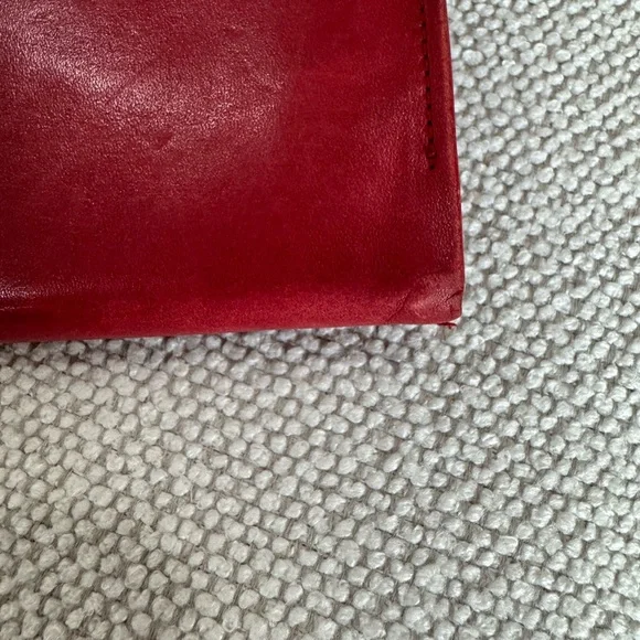 Yves Saint Laurent Crimson Leather Accessory - Picture 9 of 16